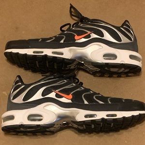 Size 13 Like new Nike airmax plus